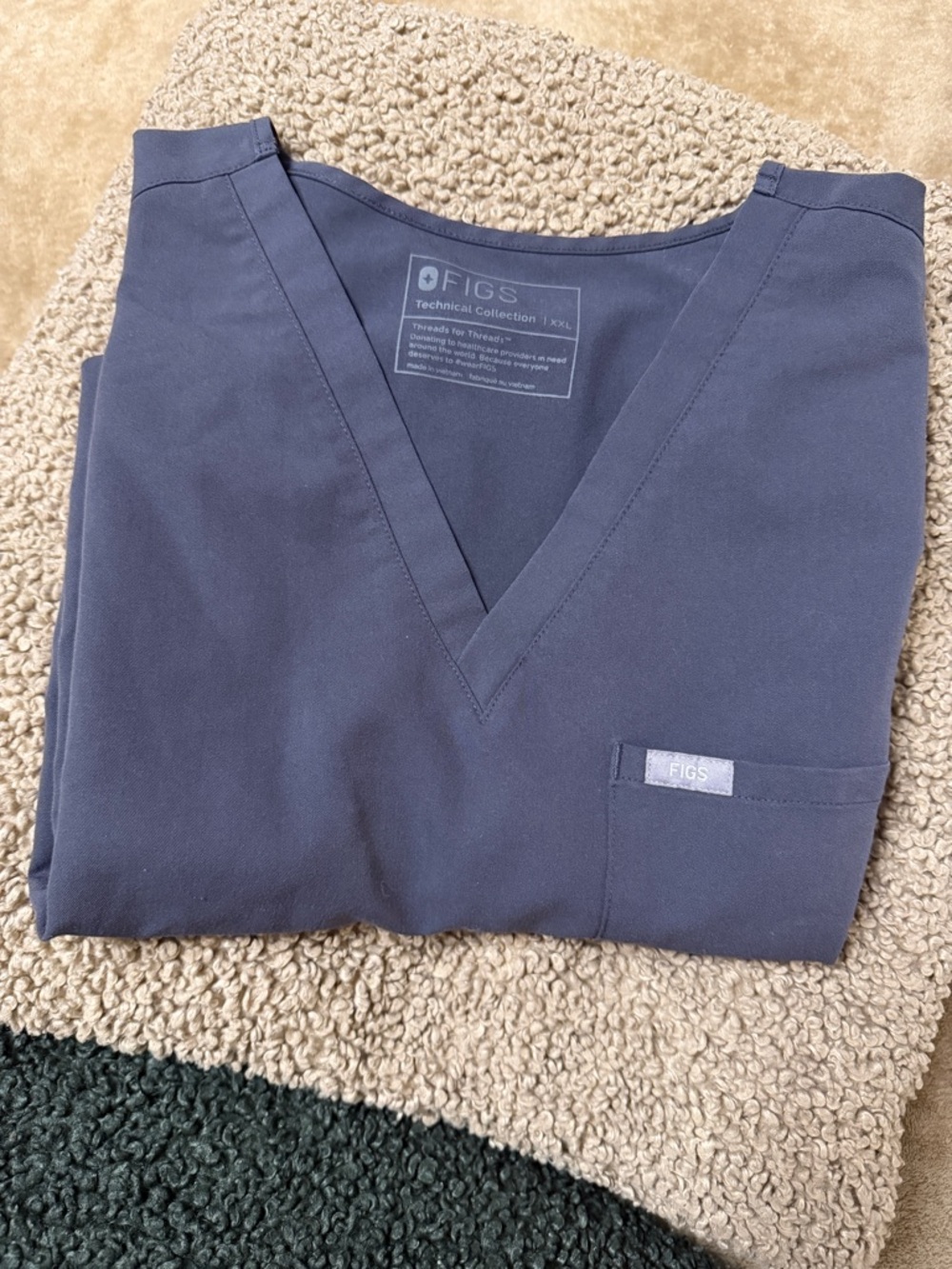 FIGS One pocket scrub top